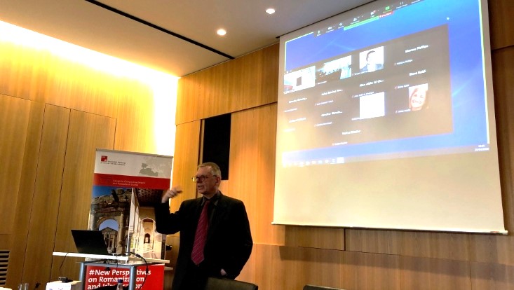 Stefan Heidemann presenting his paper